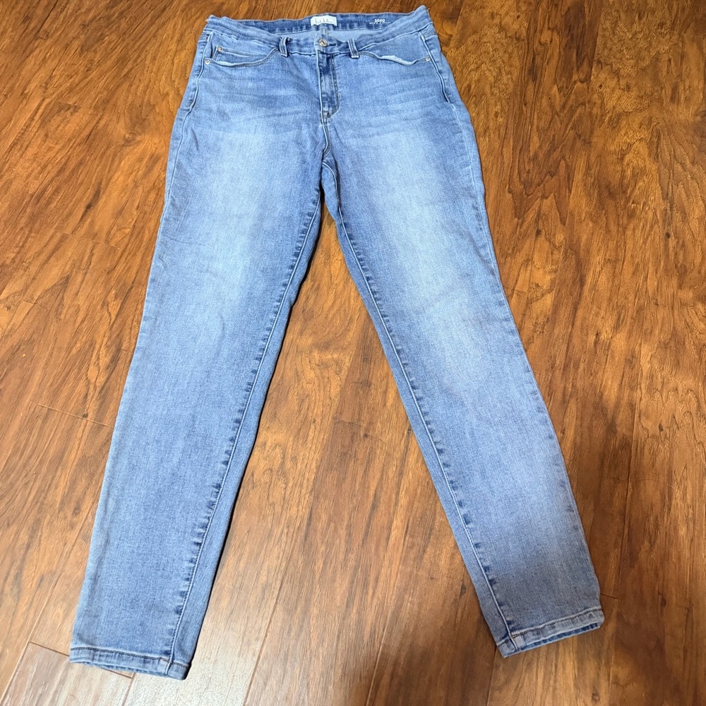 Nicole Miller Light Blue Skinny Jeans - Picture 2 of 5